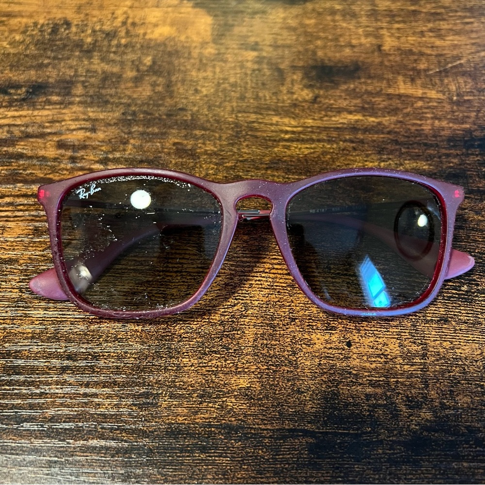 100% Authentic Ray-Ban CHRIS Sunglasses in Red